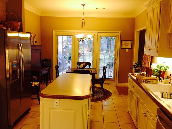 Kitchen/breakfast nook