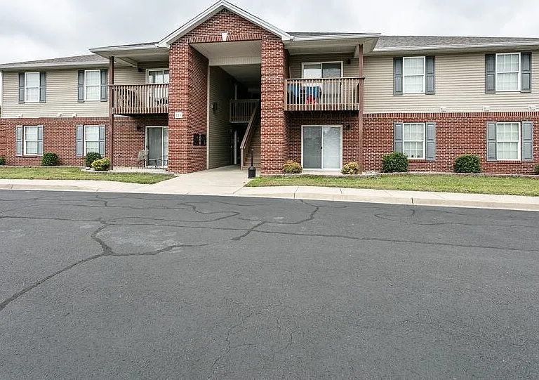 Polo Springs Apartments — Photo 29