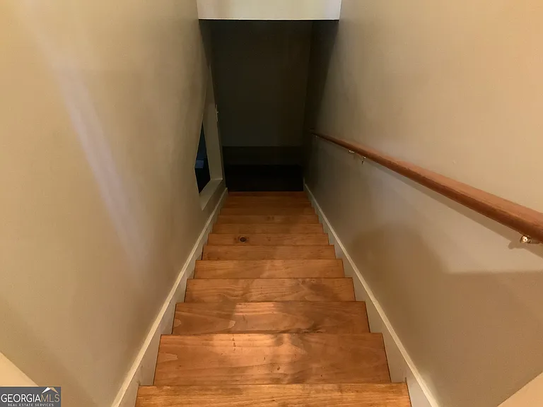 612 Redbud Ln — Photo 18