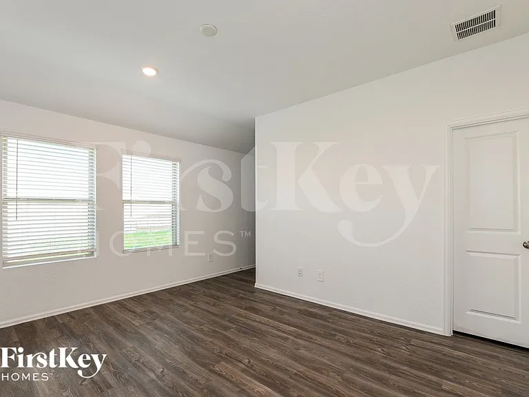 18446 Summit Ranch Dr — Photo 4