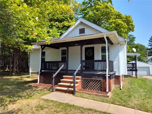 2071 Idlehurst Dr, Richmond Heights, OH 44143