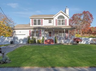 49 Wood Ave, Mastic, NY 11950
