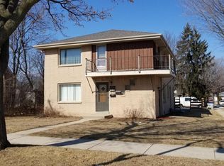 3900 W Green Tree Rd, Milwaukee, WI 53209