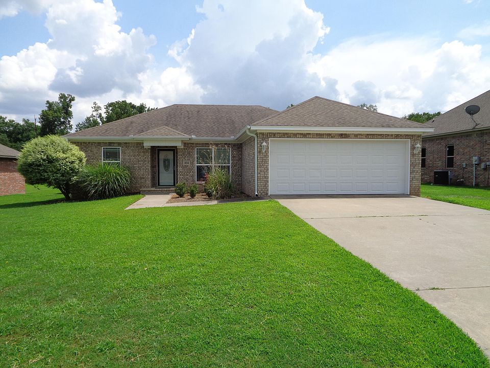1st image of 404 Ashford Dr