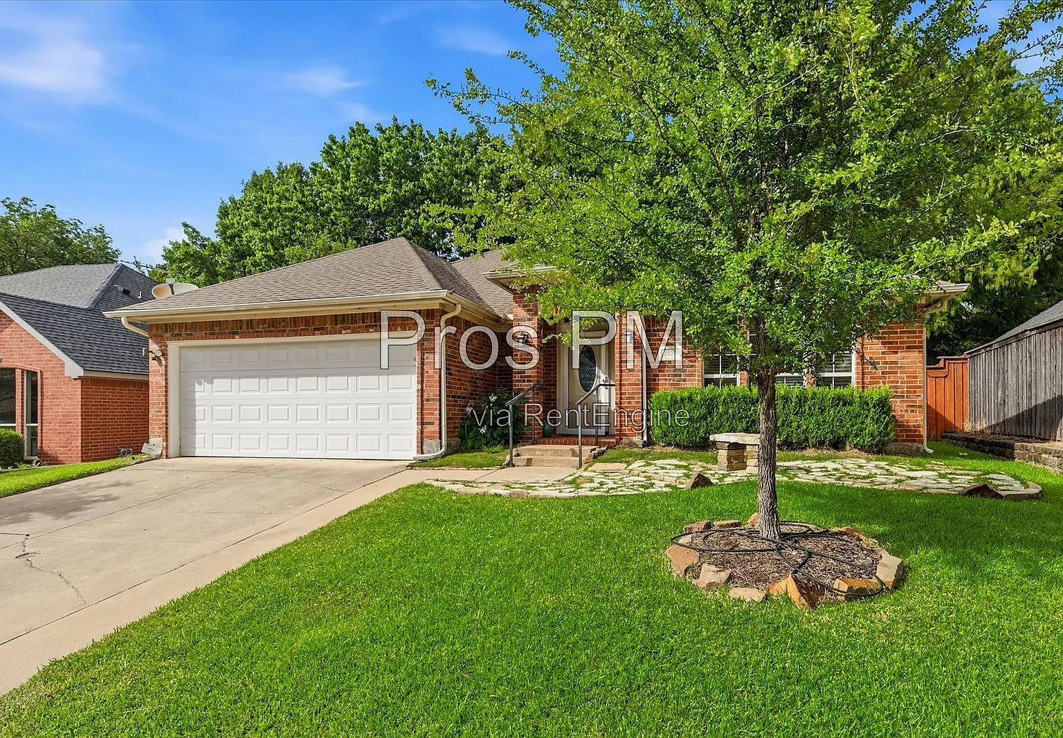 4 bed, 2.0 bath, 2302 sqft, $2,499 — Photo 3