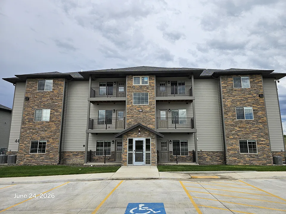 443 Neel St #101