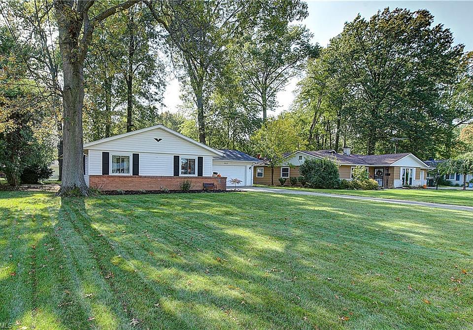 1st image of 28625 Spruce Dr