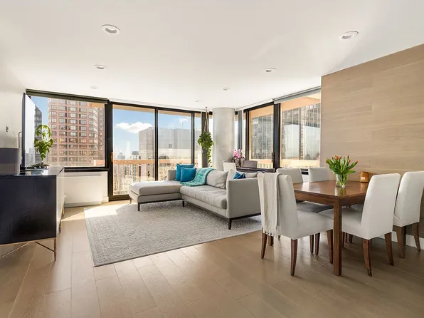 235 E 40th St APT 40A, New York, NY 10016