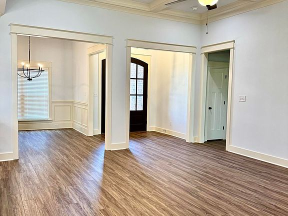 5th image of 127 Blue Mist Ln