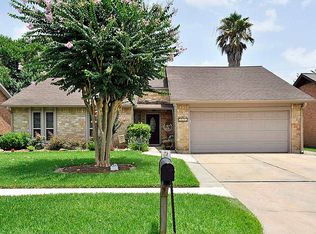 3035 Shawnee Dr, Sugar Land, TX 77479