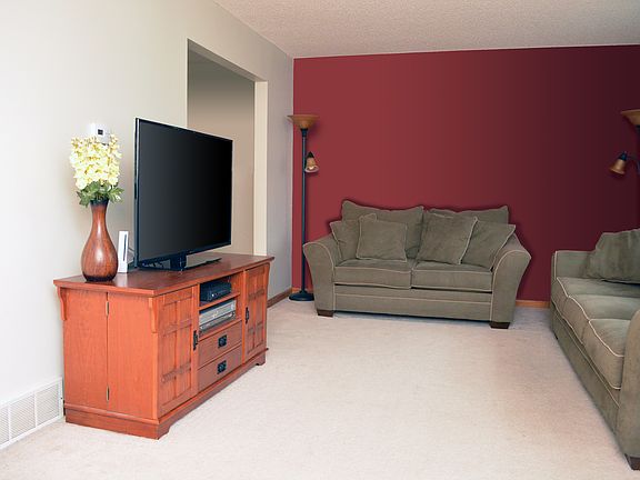 3rd image of 6913 Maple Dr