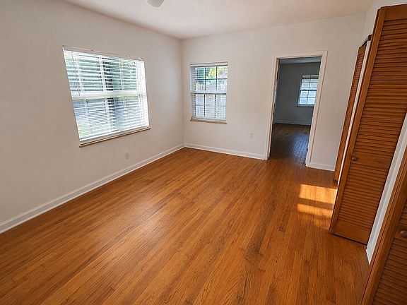 5th image of 901 NW 10th Ct