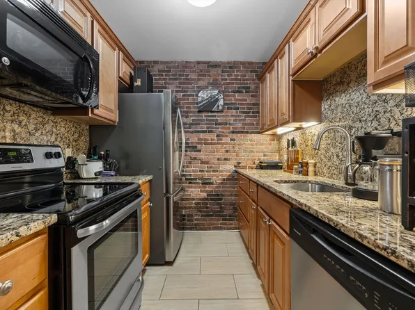19 Wiget St APT 101, Boston, MA 02113