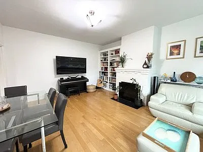 2 bed, 1028 sqft, $4,650 — Photo 2