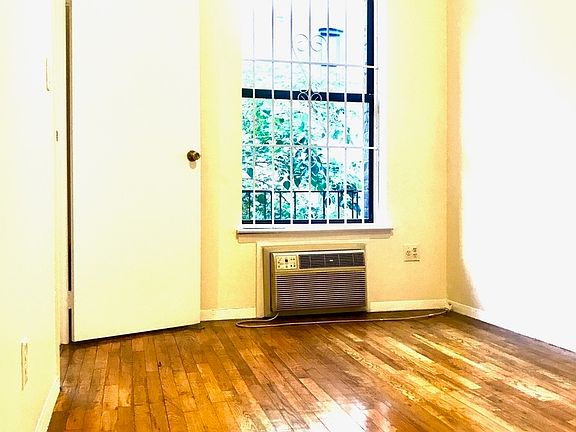 3rd image of 1488 2nd Ave #1B