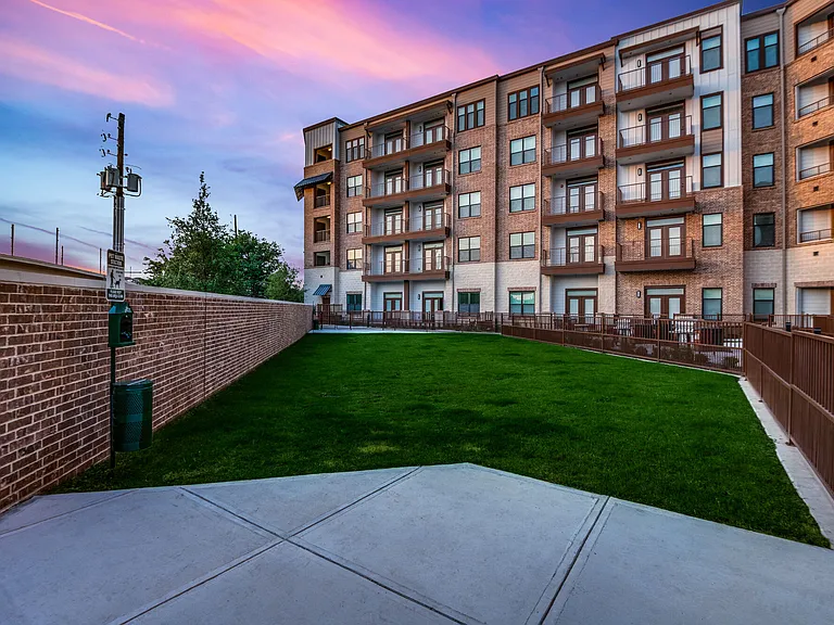 Lenox Dentwood — Photo 42