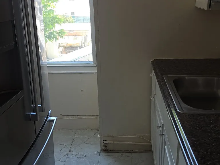 213 Slater St #2 — Photo 12