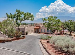 10604 Loma Del Cielo NW, Corrales, NM 87048