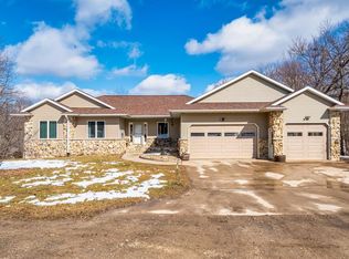7702 219th Ave, Martelle, IA 52305