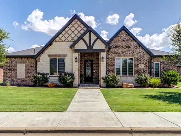 617 N 9th St, Wolfforth, TX 79382