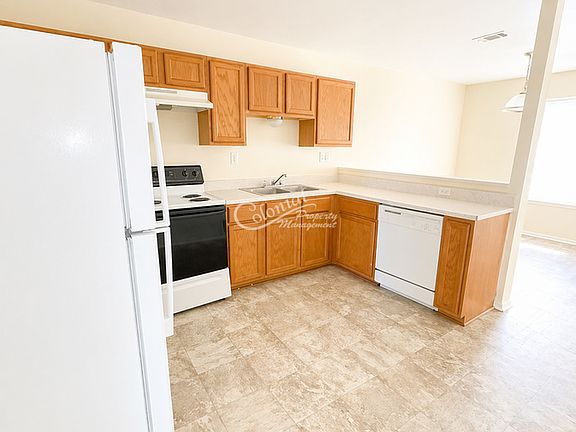 3rd image of 3405 Hereford Ln APT C
