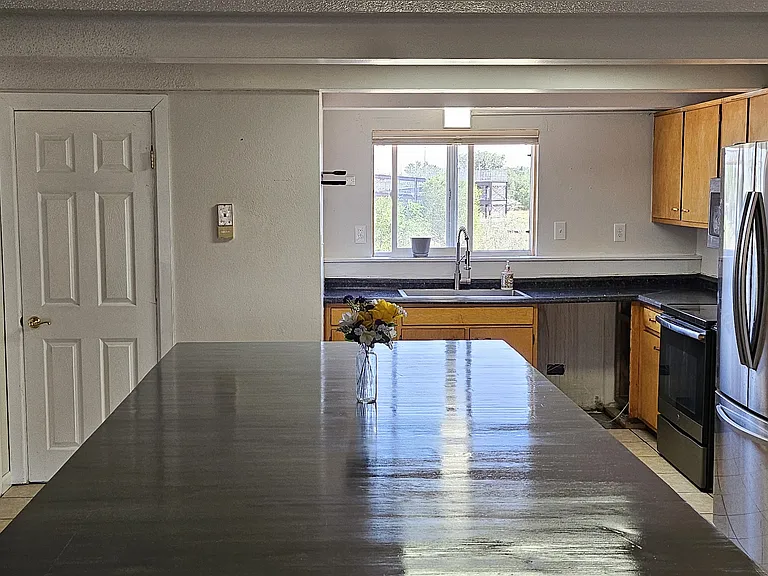 4206 Loomis Ave — Photo 2