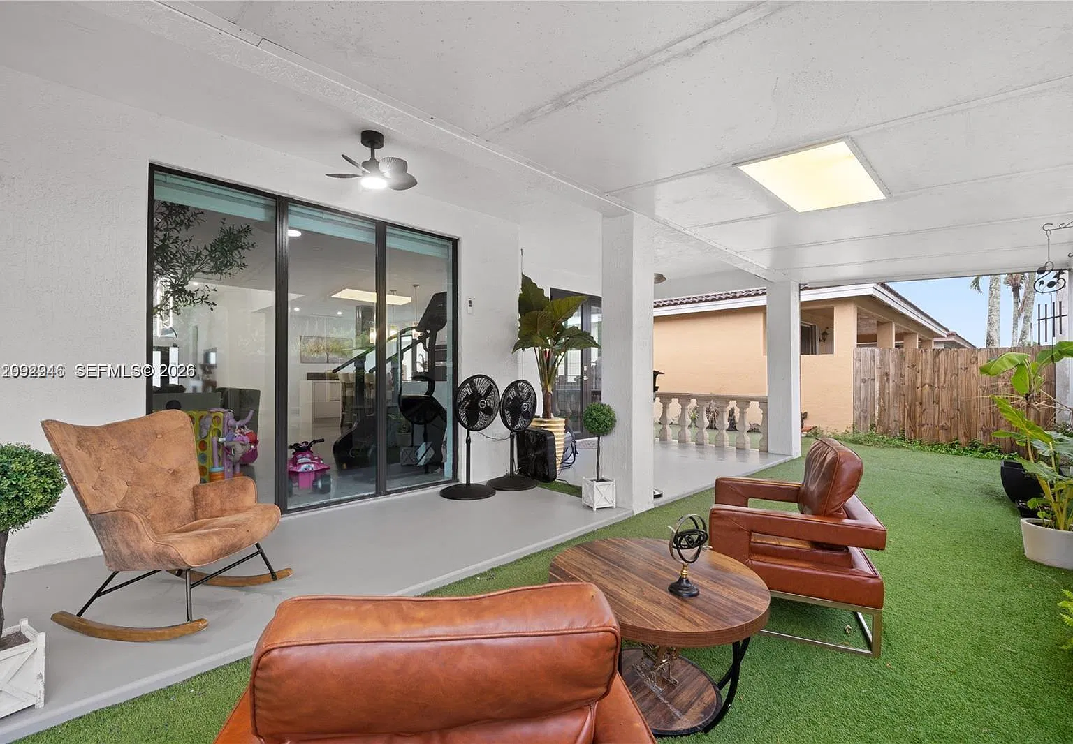 4 bed, 2.5 bath, $4,900 — Photo 1