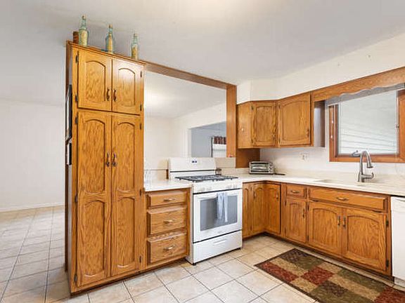 4th image of 504 Harmony Dr