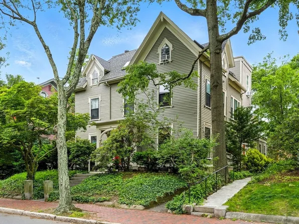 338 Harvard St APT 1, Cambridge, MA 02139