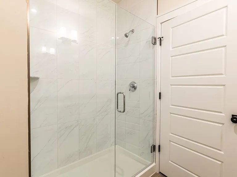 1135 Rose Hill Dr — Photo 46