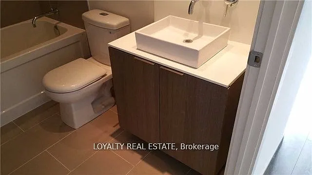 159 Dundas St E #707 — Photo 6