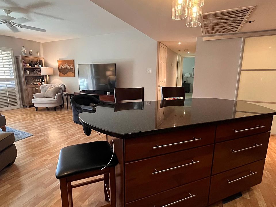 Soft close drawers and built in outlets on island