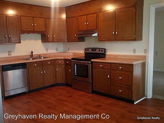 4th image of 9025 Oak Haven Dr