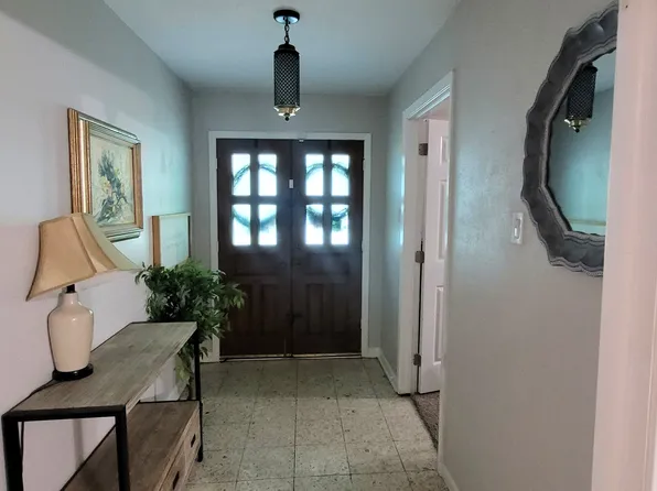 204 Overhill Dr, Waxahachie, TX 75165