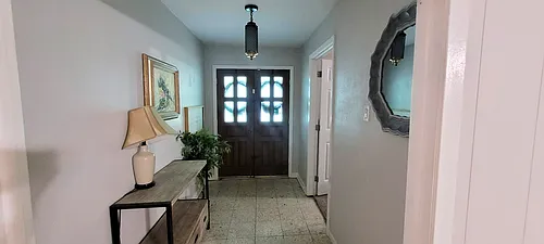 204 Overhill Dr Photo 1