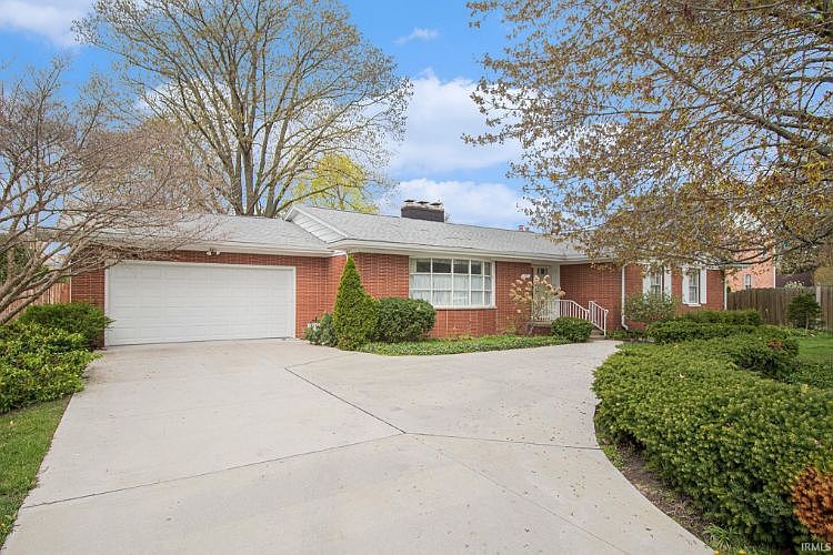 1st image of 411 N Ironwood Dr