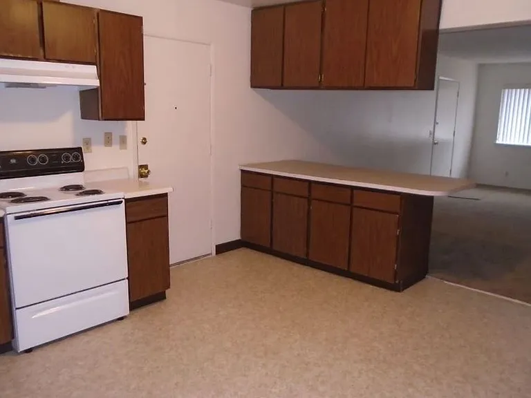 3141 Lawrence Rd — Photo 3