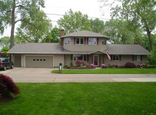 130 Sunset Dr, Sandusky, OH