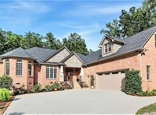 9824 McClendon Ct, Matthews, NC 28105