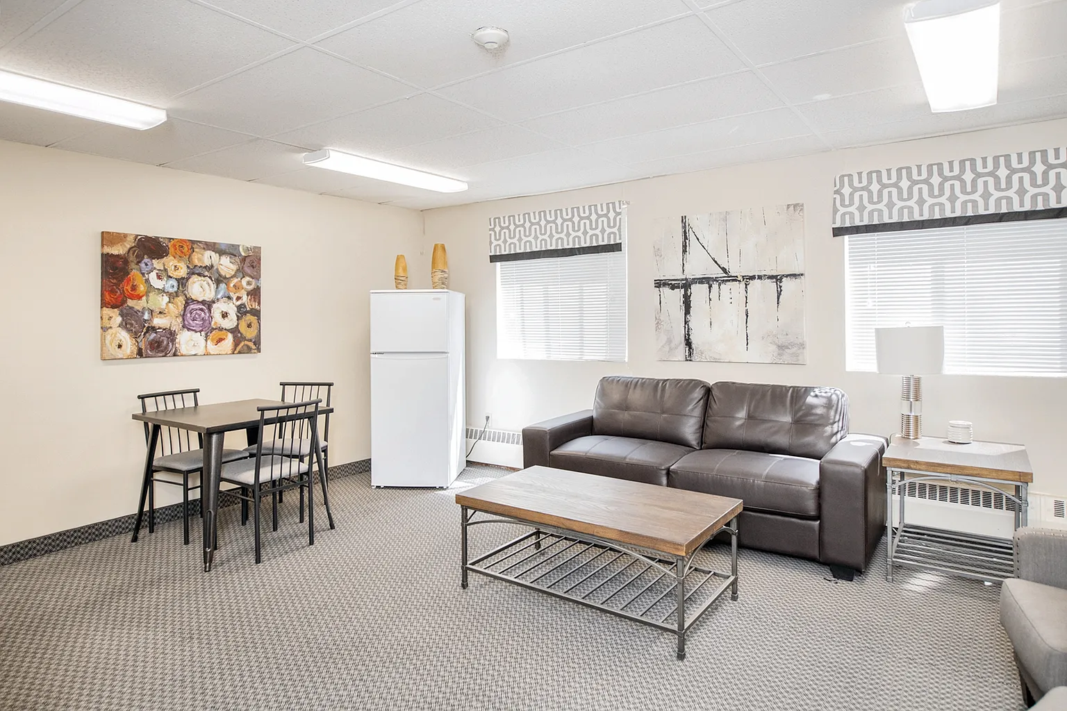 10 George St S #1-Bedroom photo 1