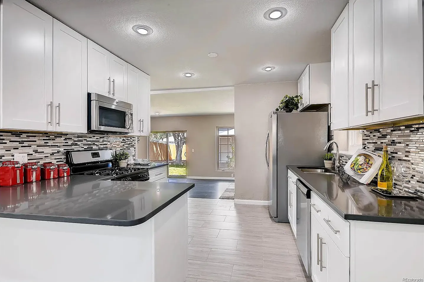5 bed, 2112 sqft, $3,650 — Photo 4