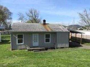 1634 NE Todd St, Roseburg, OR 97470