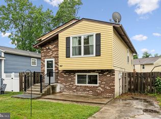 552 Elizabeth Ln, Glen Burnie, MD 21061