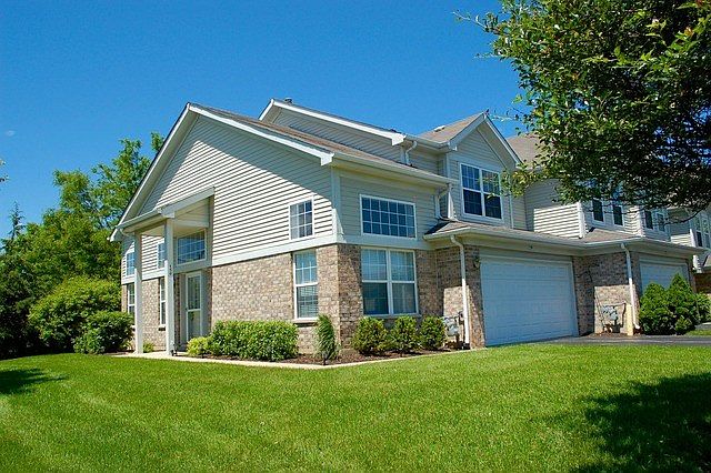1st image of 150 Castlewood Ct #150