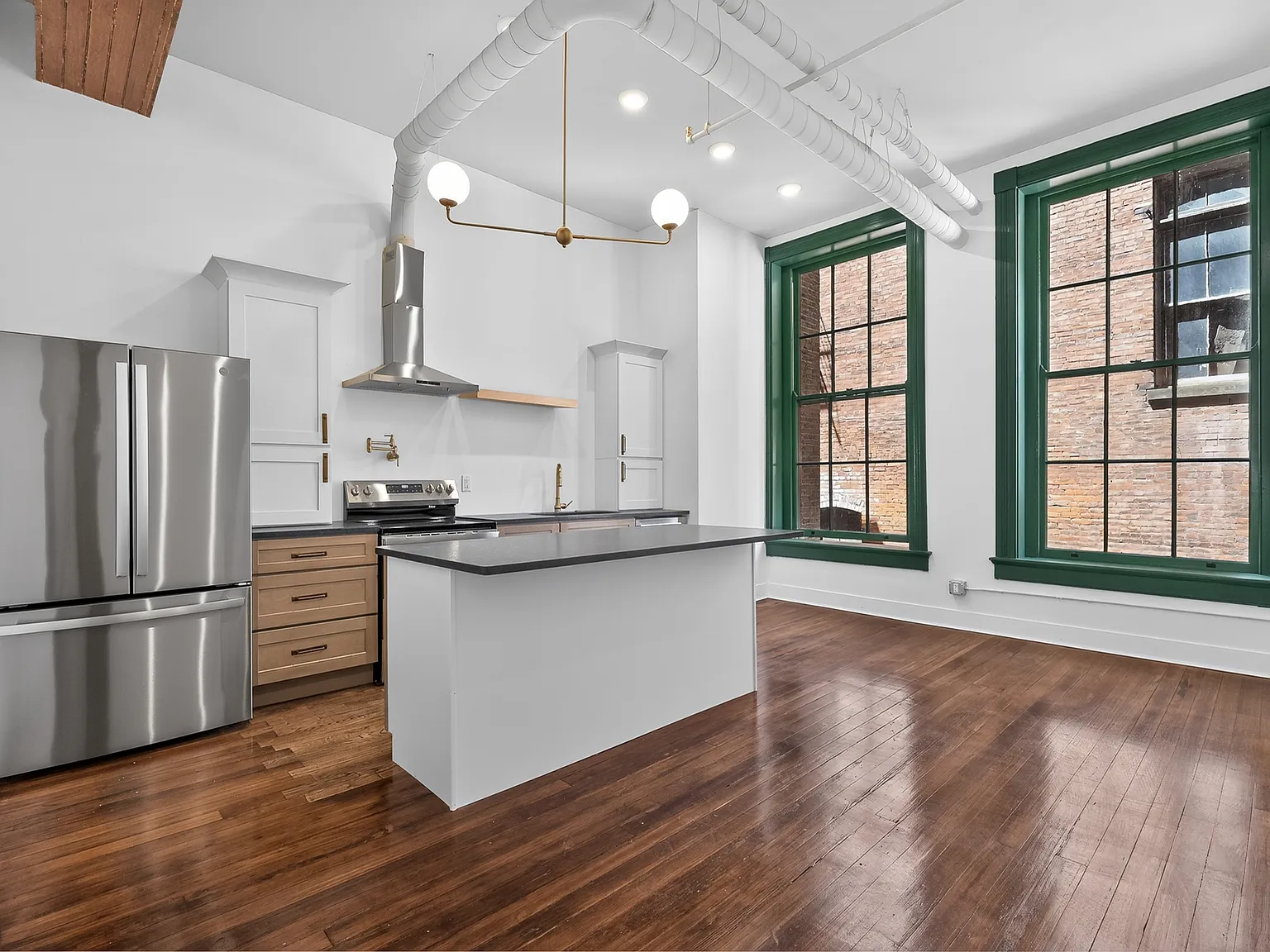 2 bed, 750 sqft, $1,850 — Photo 1
