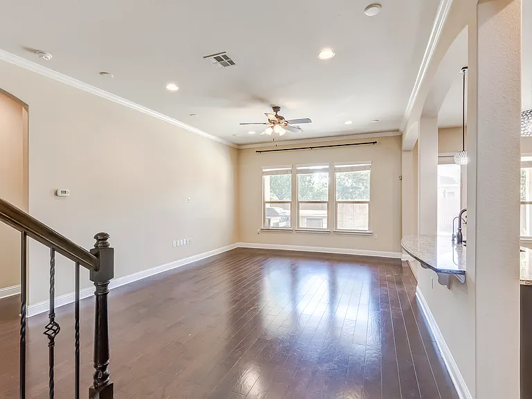 16009 Jeffs Ln — Photo 9