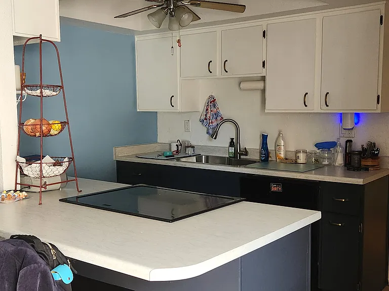 N 22nd Dr — Photo 8