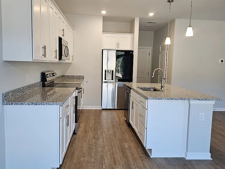 200 Justify Ave — Photo 6