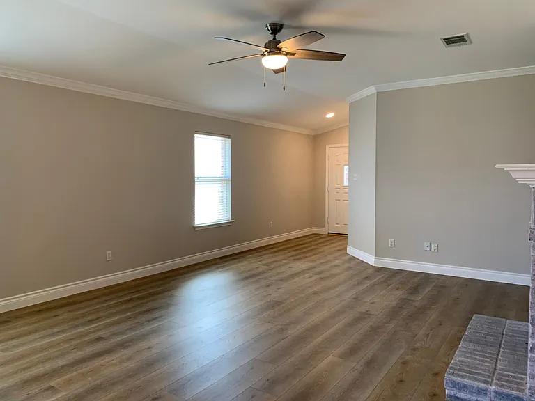 509 Golden Gate Dr — Photo 5