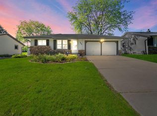 9643 W Arch Ave, Milwaukee, WI 53224